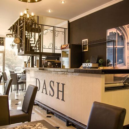 Garni Hotel Dash Novi Sad Buitenkant foto