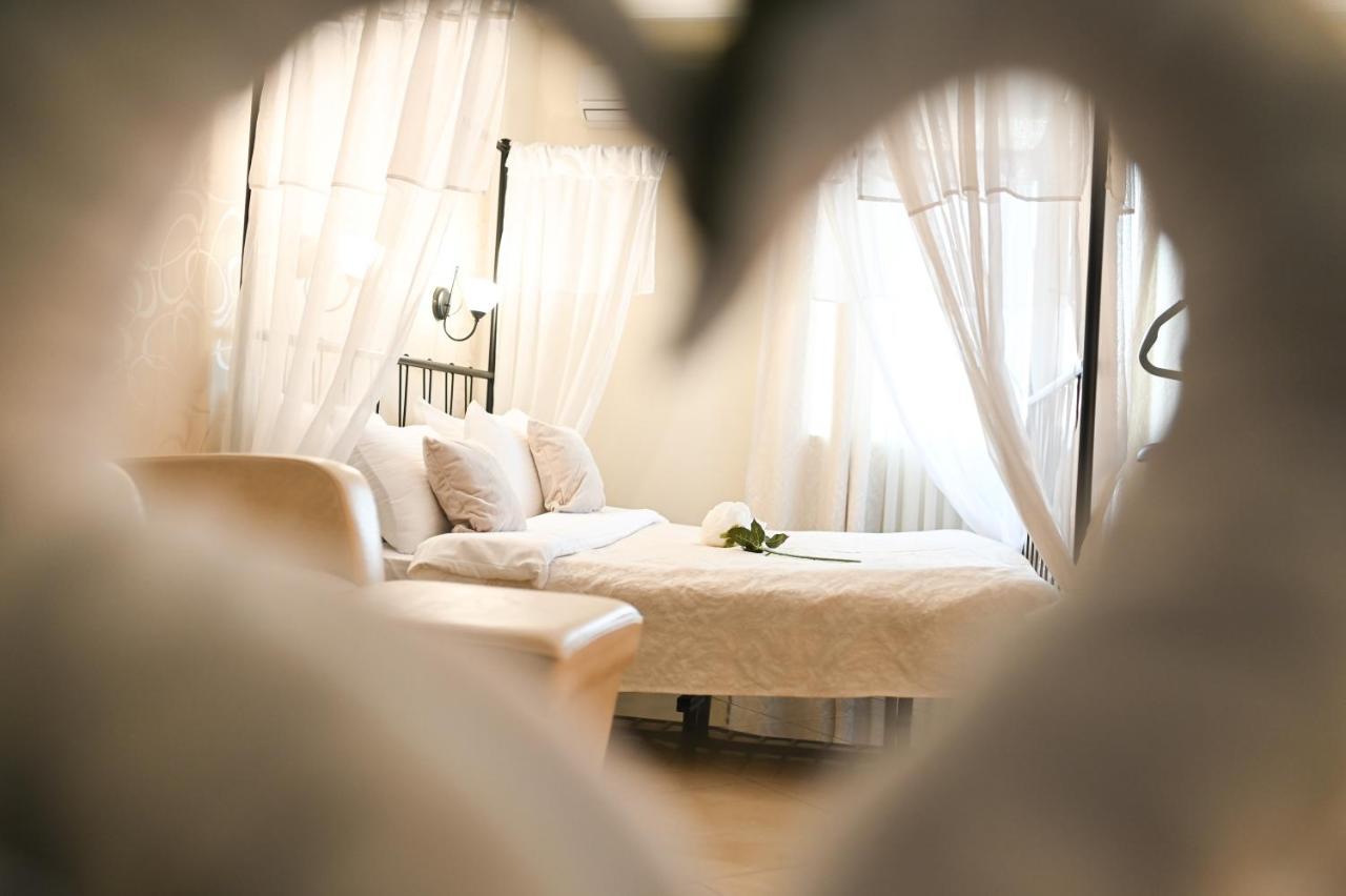 Garni Hotel Dash Novi Sad Buitenkant foto