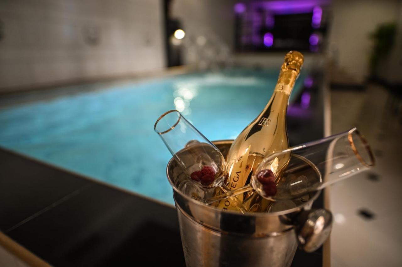 Garni Hotel Dash Novi Sad Buitenkant foto