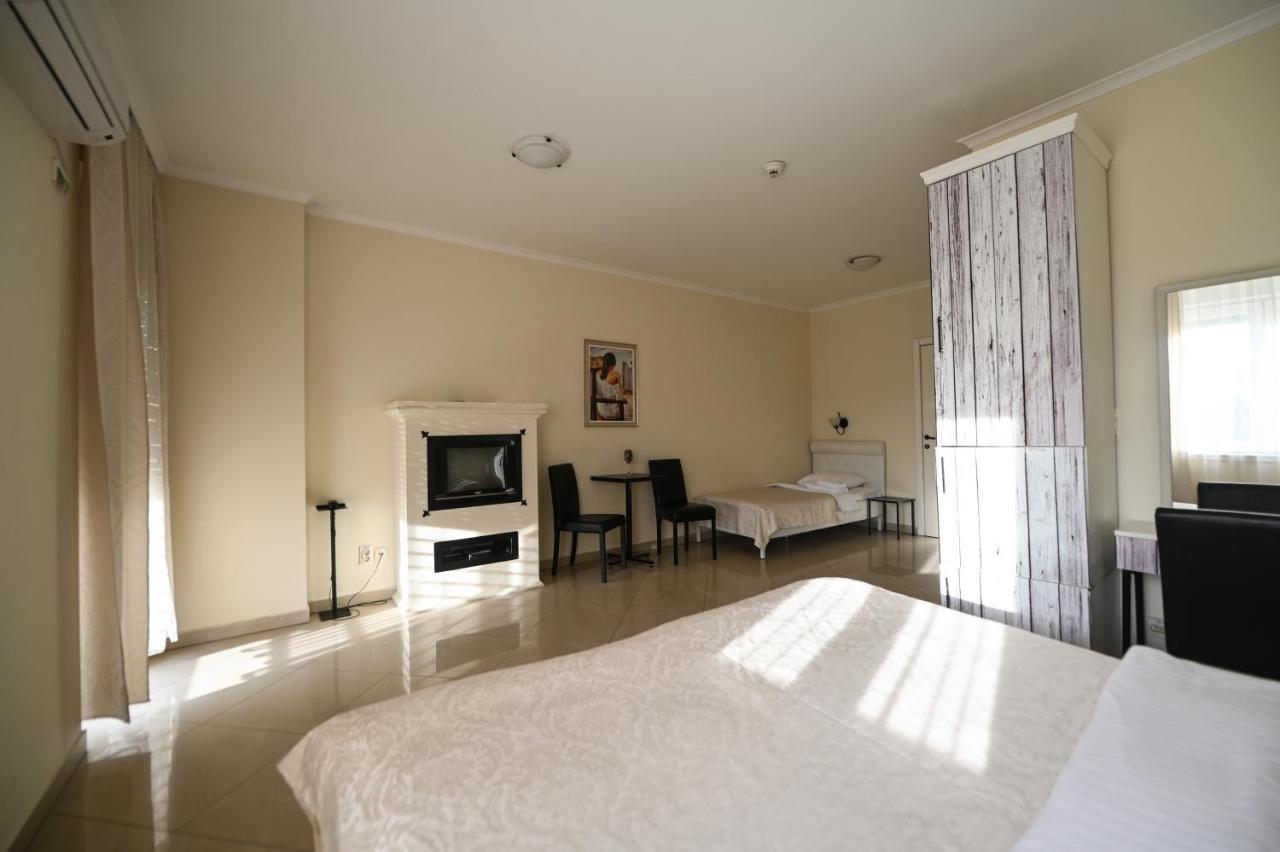 Garni Hotel Dash Novi Sad Buitenkant foto