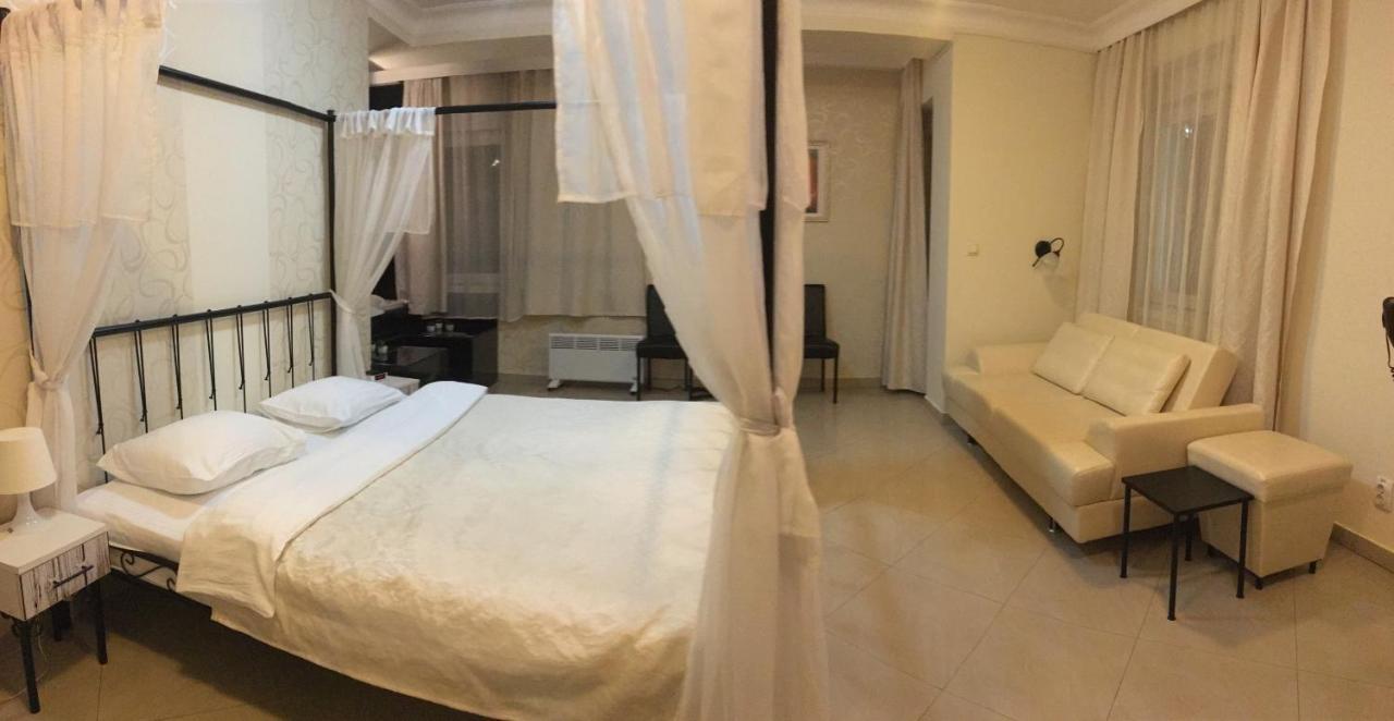 Garni Hotel Dash Novi Sad Buitenkant foto
