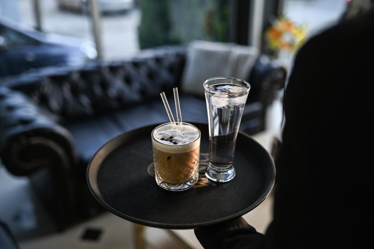 Garni Hotel Dash Novi Sad Buitenkant foto