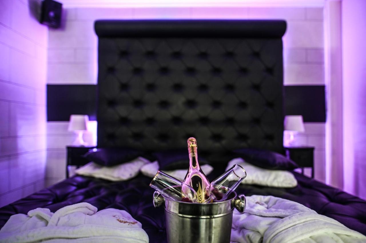 Garni Hotel Dash Novi Sad Buitenkant foto