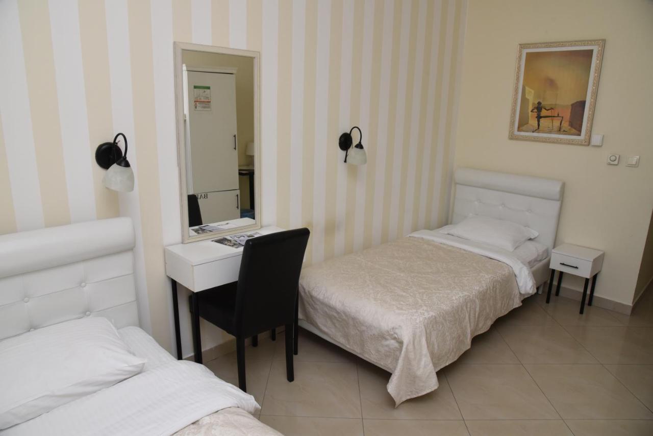 Garni Hotel Dash Novi Sad Buitenkant foto